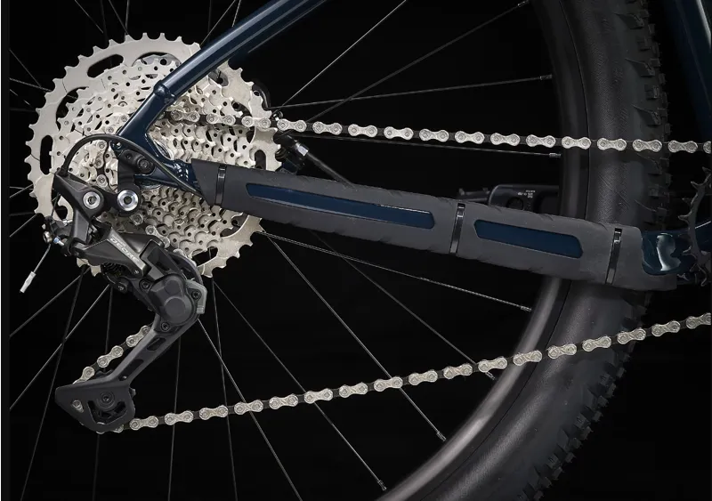 Trek Marlin 7 Gen 3 Hardtail Mountain Bike 2023 in Teal to Navy Fade-1